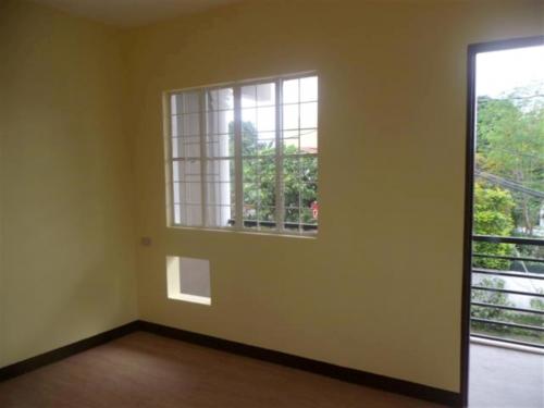 FOR SALE: Apartment / Condo / Townhouse Manila Metropolitan Area > Las Pinas 6