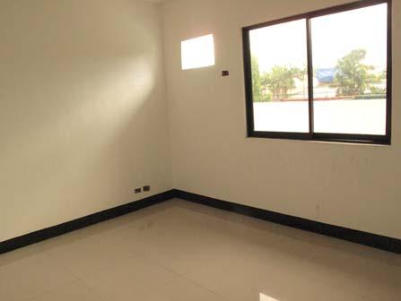 FOR SALE: Apartment / Condo / Townhouse Quezon 8