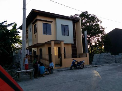 FOR SALE: House Rizal