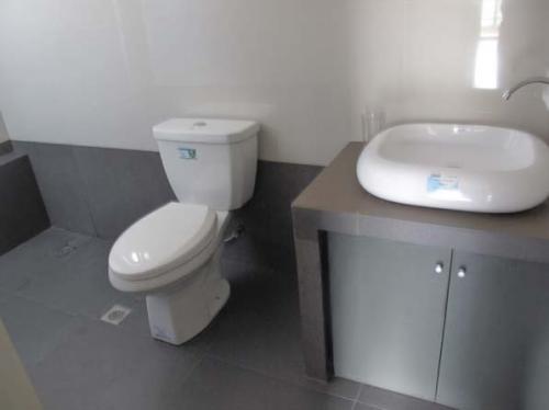 FOR SALE: House Manila Metropolitan Area > Pasig 5