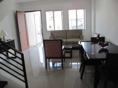 FOR SALE: Apartment / Condo / Townhouse Quezon 2