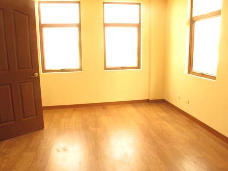 FOR SALE: Apartment / Condo / Townhouse Quezon 8