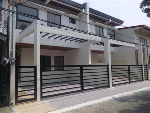 FOR SALE: House Manila Metropolitan Area > Paranaque 1