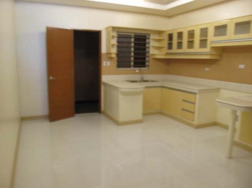 FOR SALE: Apartment / Condo / Townhouse Quezon 2