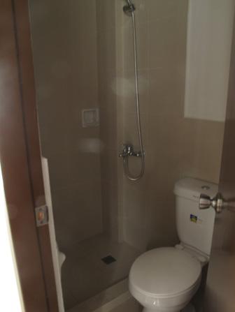 FOR SALE: Apartment / Condo / Townhouse Quezon 6