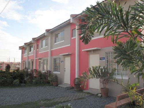 FOR SALE: Apartment / Condo / Townhouse Cavite 2