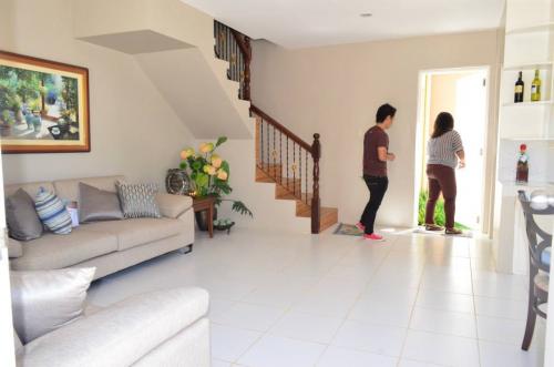 FOR SALE: Apartment / Condo / Townhouse Rizal > Antipolo 1