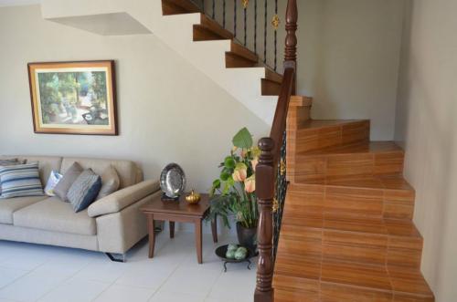 FOR SALE: Apartment / Condo / Townhouse Rizal > Antipolo 3