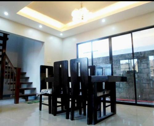 SERVICES: House Rizal > Cainta 19