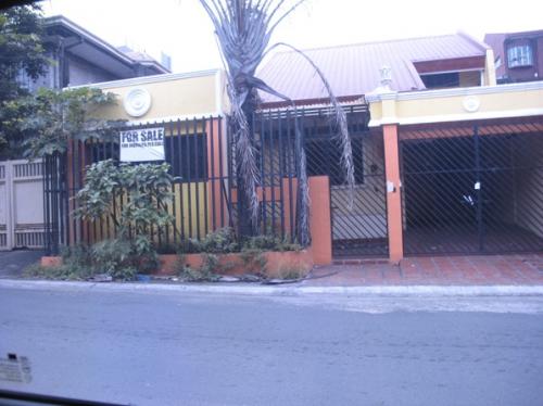 FOR SALE: House Quezon