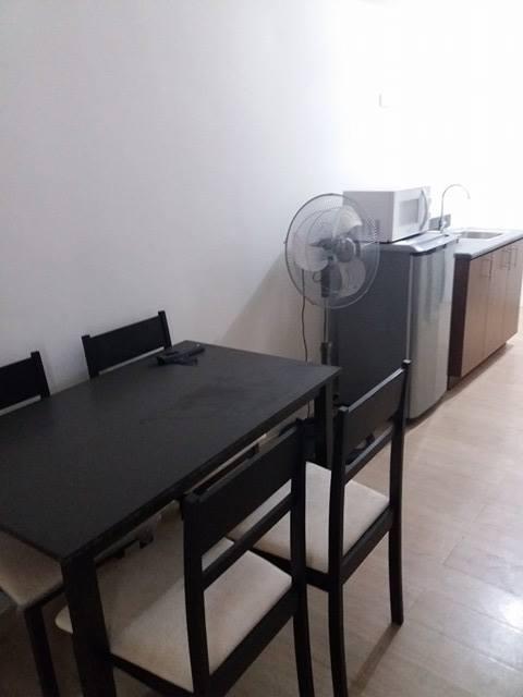 FOR RENT / LEASE: Apartment / Condo / Townhouse Manila Metropolitan Area > Makati 4