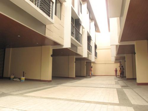 FOR SALE: Apartment / Condo / Townhouse Manila Metropolitan Area > Quezon