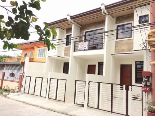 FOR SALE: Apartment / Condo / Townhouse Manila Metropolitan Area > Las Pinas