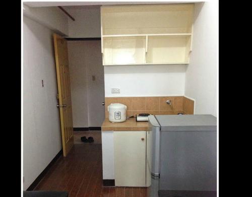FOR RENT / LEASE: Apartment / Condo / Townhouse Manila Metropolitan Area > Makati 2