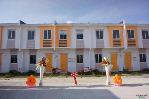 FOR SALE: Apartment / Condo / Townhouse Cebu > Other areas