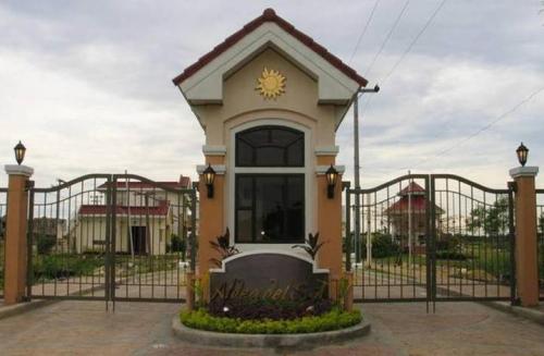 FOR SALE: House Cebu 4