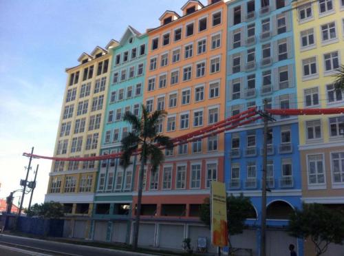 FOR SALE: Apartment / Condo / Townhouse Laguna 11