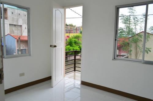 FOR SALE: Apartment / Condo / Townhouse Rizal 2