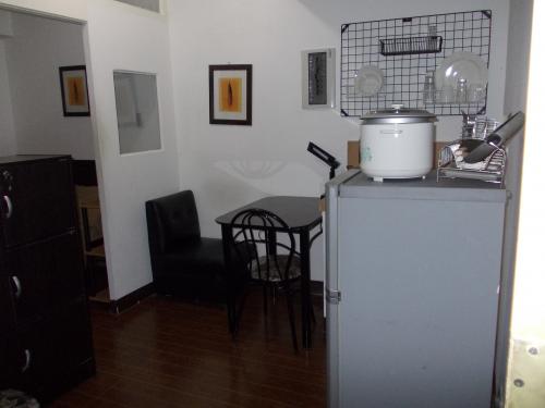 FOR RENT / LEASE: Apartment / Condo / Townhouse Manila Metropolitan Area > Makati 5