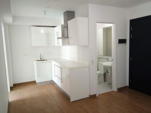 FOR SALE: Apartment / Condo / Townhouse Manila Metropolitan Area > Mandaluyong 4