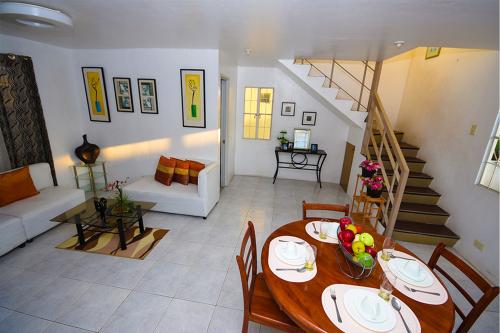 FOR SALE: Apartment / Condo / Townhouse Cavite > Imus 1
