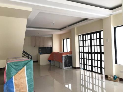 FOR SALE: House Laguna > Sta Rosa 3