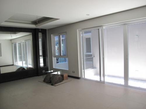 FOR SALE: Apartment / Condo / Townhouse Manila Metropolitan Area > Quezon 3