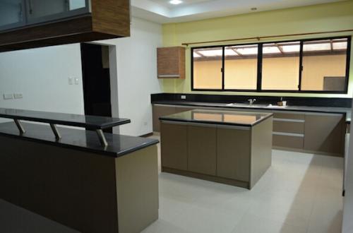 FOR SALE: Apartment / Condo / Townhouse Manila Metropolitan Area > Marikina 2