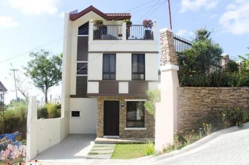 FOR SALE: House Tagaytay 1