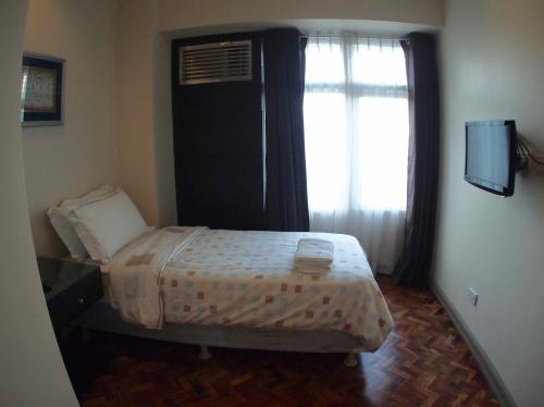 FOR RENT / LEASE: Apartment / Condo / Townhouse Manila Metropolitan Area > Makati 1
