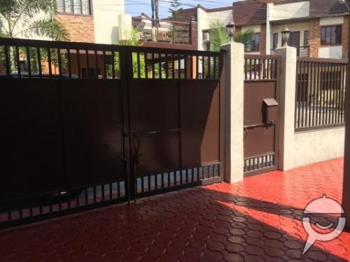 Zabarte Front Gate