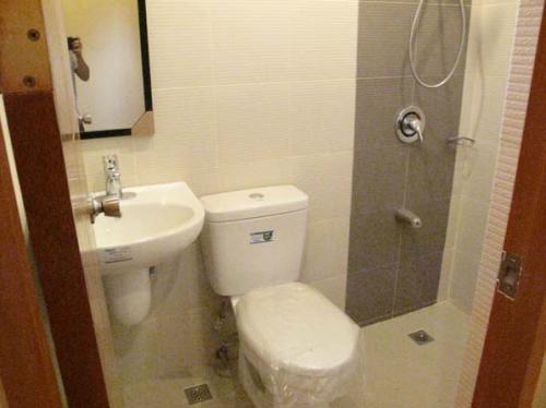 FOR SALE: Apartment / Condo / Townhouse Manila Metropolitan Area > Quezon 6