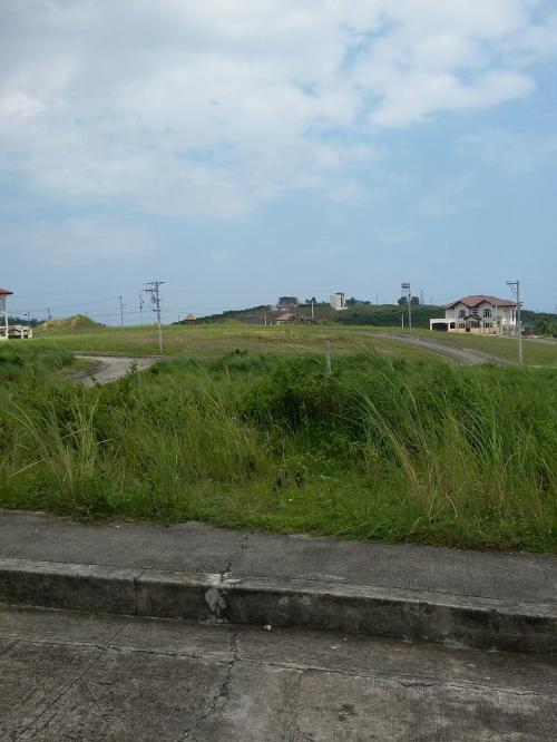 VISTA GRANDE RESIDENTIAL ESTATES is a prime residential area overlooking Talisay City, carefully master-planned community, with Multi-purpose Clubhouse, Basketball Court, Swimming Pool, Parks