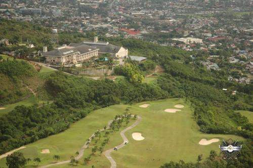 Clubhouse with Function Rooms,Ballroom/Conference Hall and Discotheque, First Class Restaurant/Coffee Shop/Bar, Spanish Type Villa with Air Conditioner and Hot Water, Open Tennis Courts, Open Basketball Courts, Swimming Pool