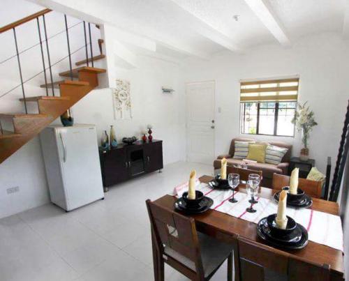 FOR SALE: Apartment / Condo / Townhouse Cavite > Dasmarinas 4