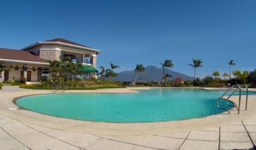 Carmel Ridge Calamba Swimming Pool