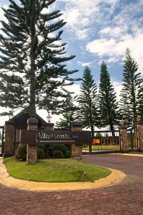 Alta MOnte Tagaytay Gate