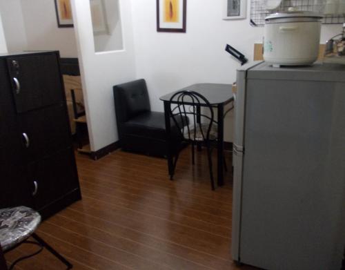 FOR RENT / LEASE: Apartment / Condo / Townhouse Manila Metropolitan Area > Makati 3