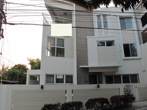 FOR SALE: House Manila Metropolitan Area > Quezon 1