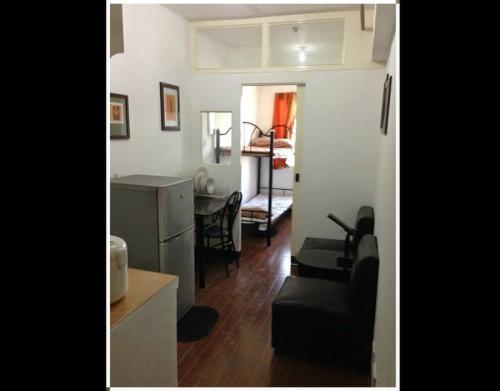 FOR RENT / LEASE: Apartment / Condo / Townhouse Manila Metropolitan Area > Makati 1