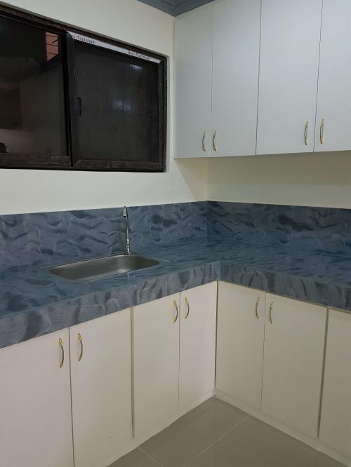 FOR SALE: Apartment / Condo / Townhouse Manila Metropolitan Area > Las Pinas 5