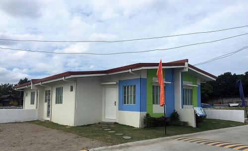 Bungalow Duplex NO EQUITY near SM Pampanga   ðŸ“Œ NO EQUITY!  ðŸ“Œ with 25,000 SPECIAL DISCOUNT  ðŸ“Œ 5K Reservation Fee  ðŸ“Œ for as low as 5,877 a month        (2br hdmf 30yrs)  ðŸ“Œ near SM Pampanga Nandito na ang hanap mo! malapit sa lahat..SM Pampang