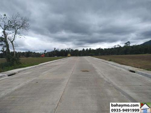 main road at the brookside at summit point lipa