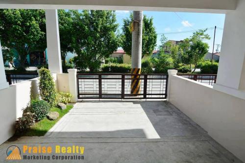 FOR SALE: Apartment / Condo / Townhouse Cavite 1