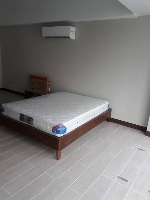 FOR SALE: Apartment / Condo / Townhouse Manila Metropolitan Area > Makati 2