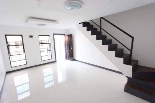 FOR SALE: Apartment / Condo / Townhouse Pampanga > Angeles City 5