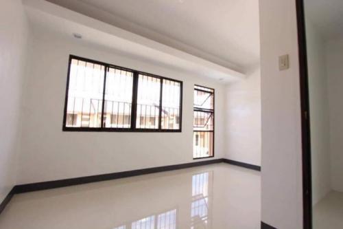 FOR SALE: Apartment / Condo / Townhouse Pampanga > Angeles City 4