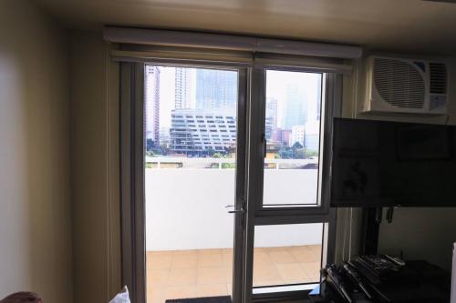 FOR SALE: Apartment / Condo / Townhouse Manila Metropolitan Area > Makati 24