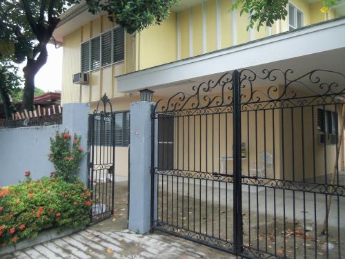 FOR RENT / LEASE: House Cebu > Cebu City 1