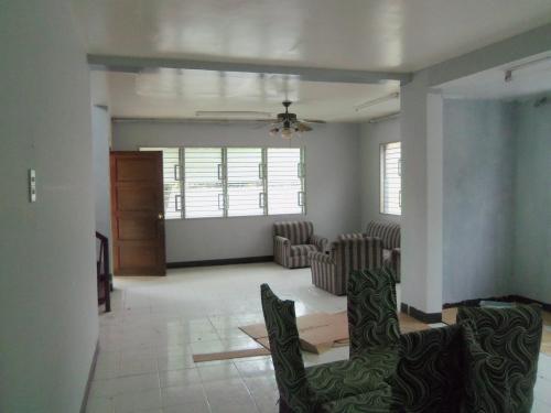 FOR RENT / LEASE: House Cebu > Cebu City 3